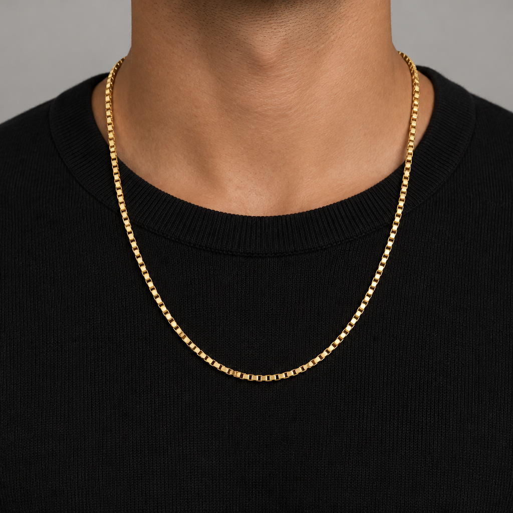 Boxy-Kette Gold am Model