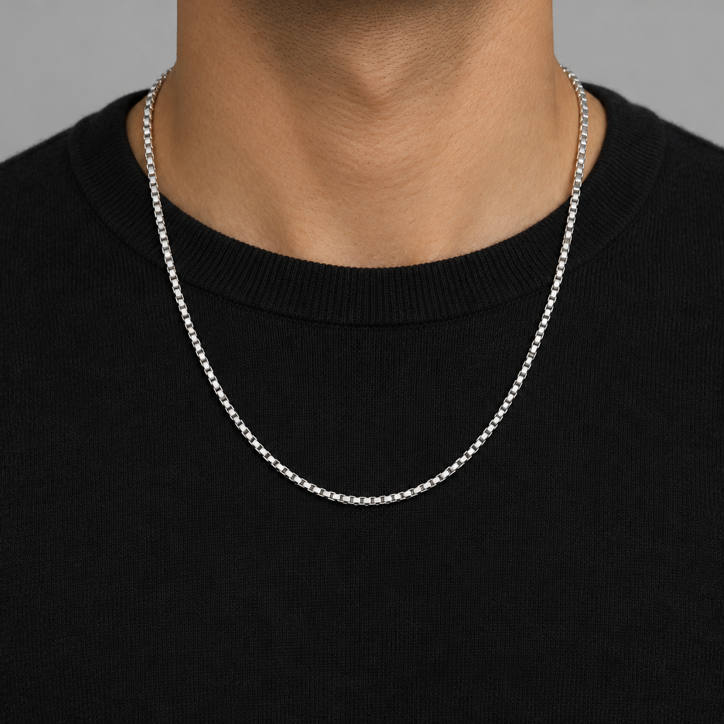 Boxy-Kette Silber am Model