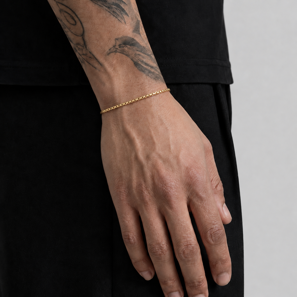 Boxy-Armband am Handgelenk